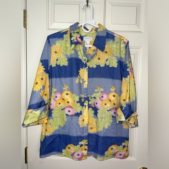 Liz Claiborne Tops - Liz Claiborne women’s bottom and down top, large